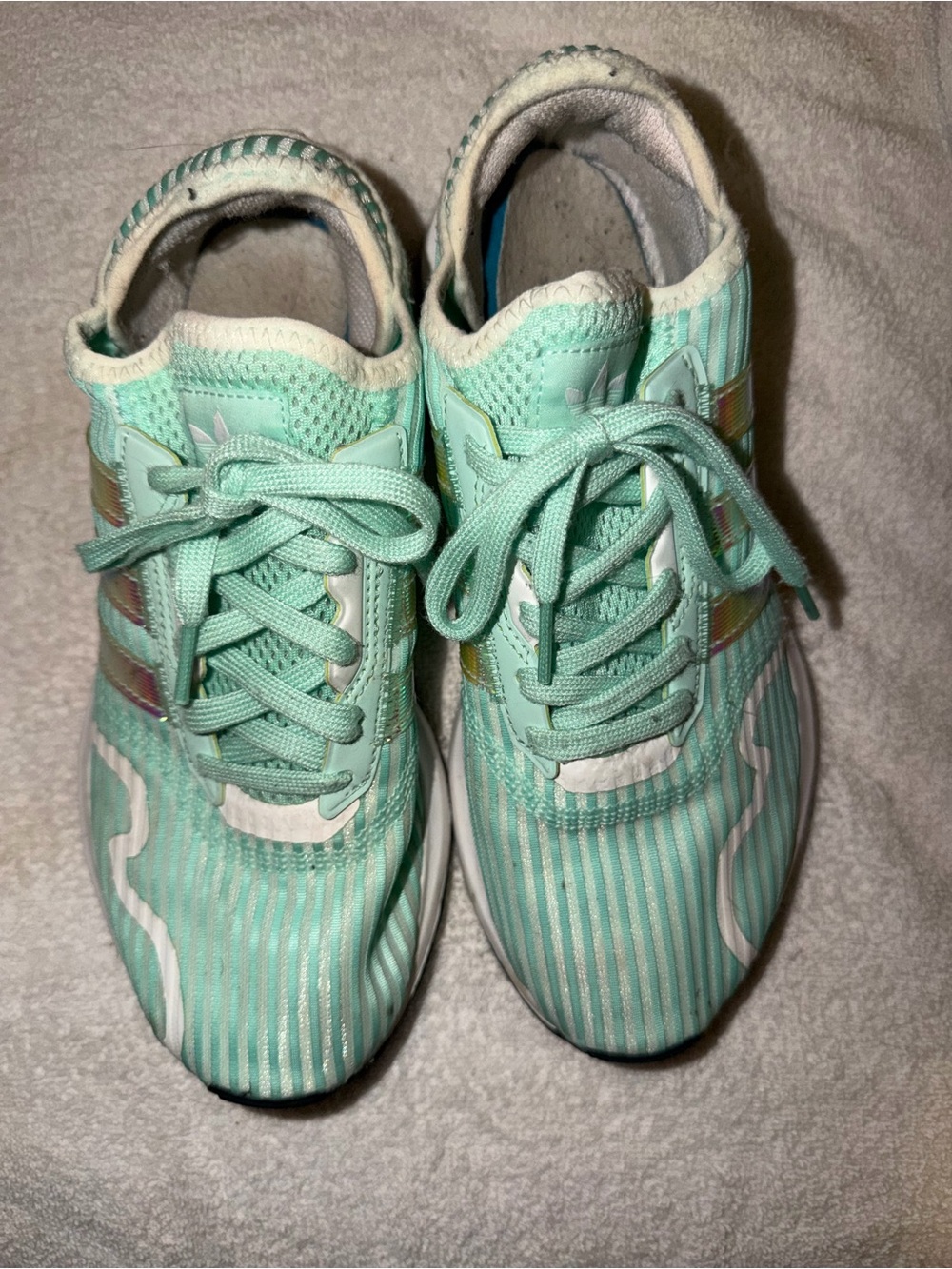 Women’s Mint Green Athletic Sneakers - Comfortable Lace-Up Shoes
